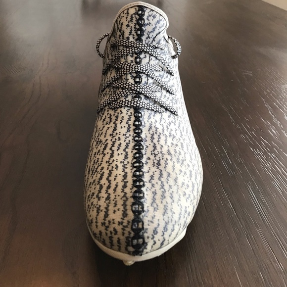 Yeezy turtle dove cleats main image 6